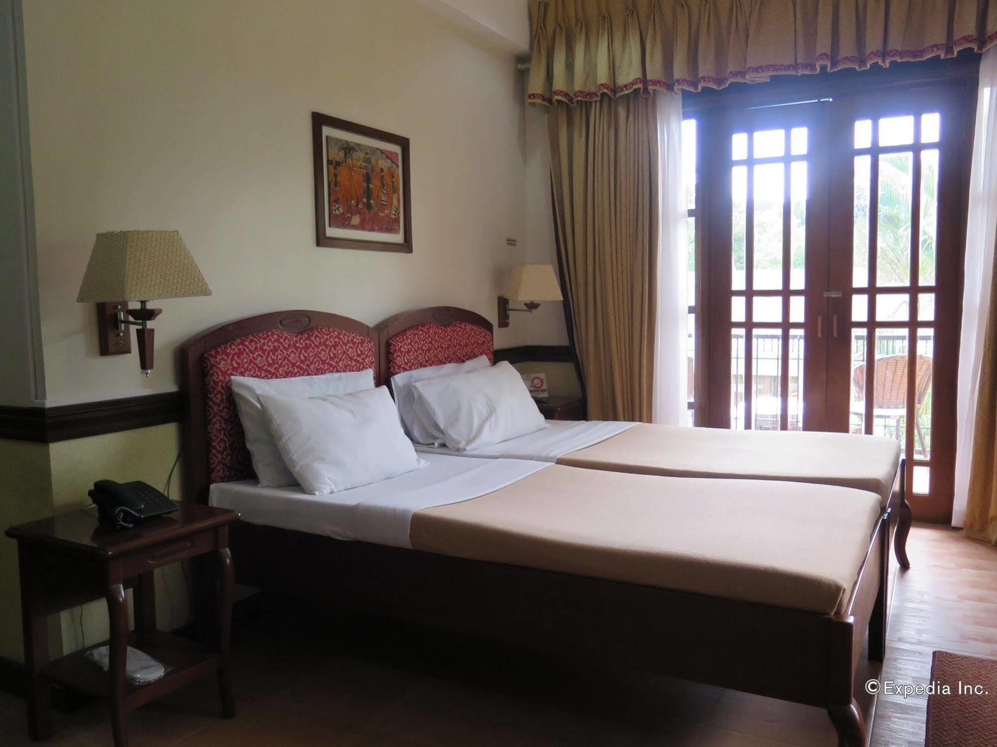 G'S Grand Resort And Convention Center Panglao Exterior photo